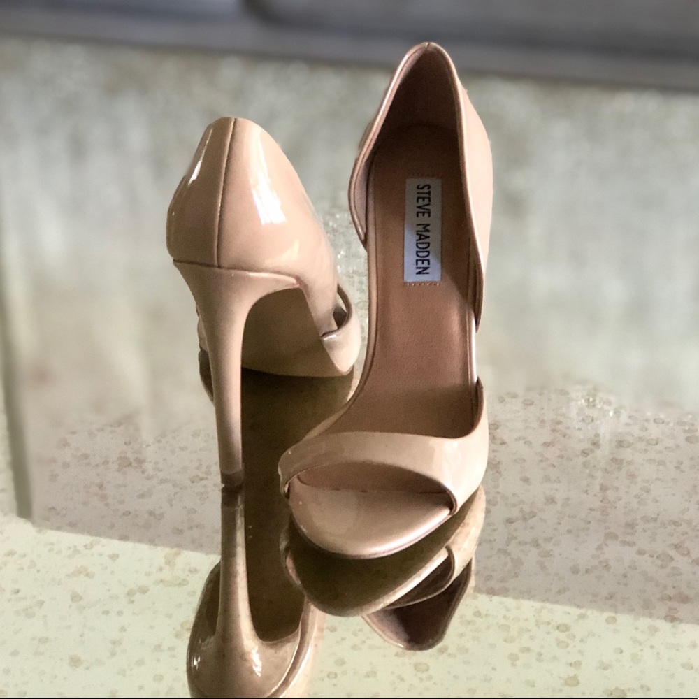 Steve Madden Nude peep toes Pumps